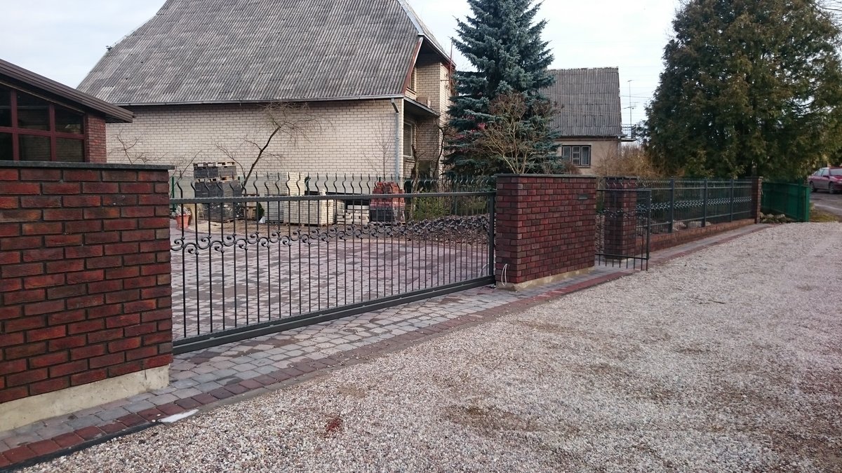 Kalviška tvora nuotrauka
