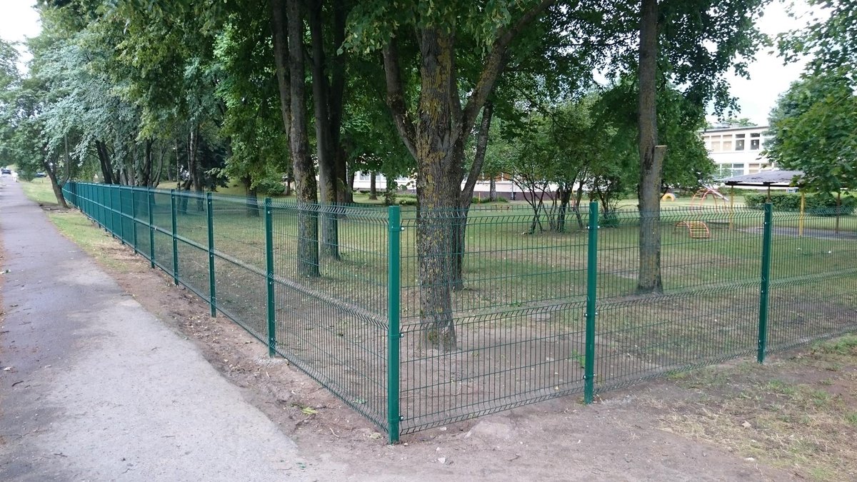 Segmentinė tvora nuotrauka